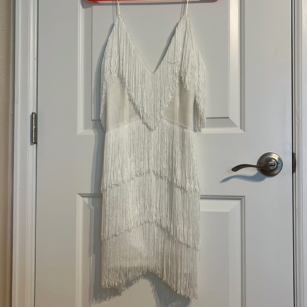 White dress, Mesika, S